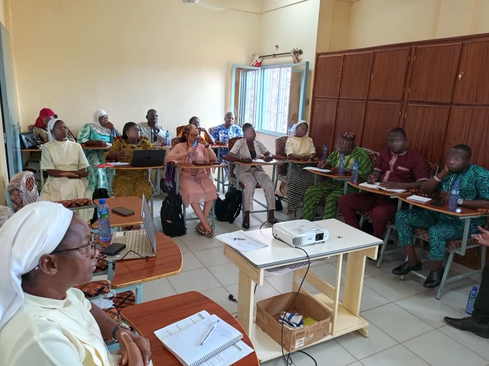  Rencontre entre la délégation de la FETAPH  en visite au Burkina, l'ODDS et les structures intervenants dans le
                                                                                       domaine de la protection 